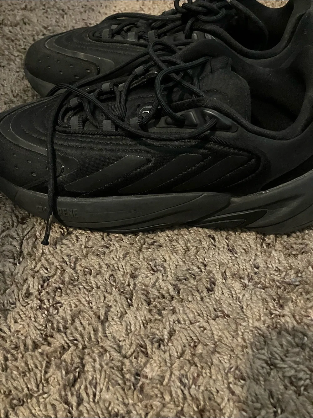 Youth Black Athletic Sneakers - Sleek Everyday Performance